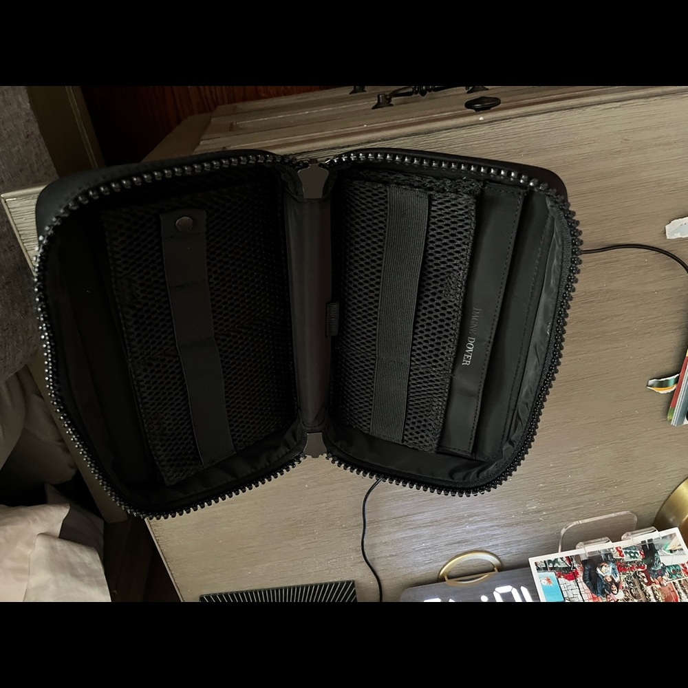 Tech organizer large brand new